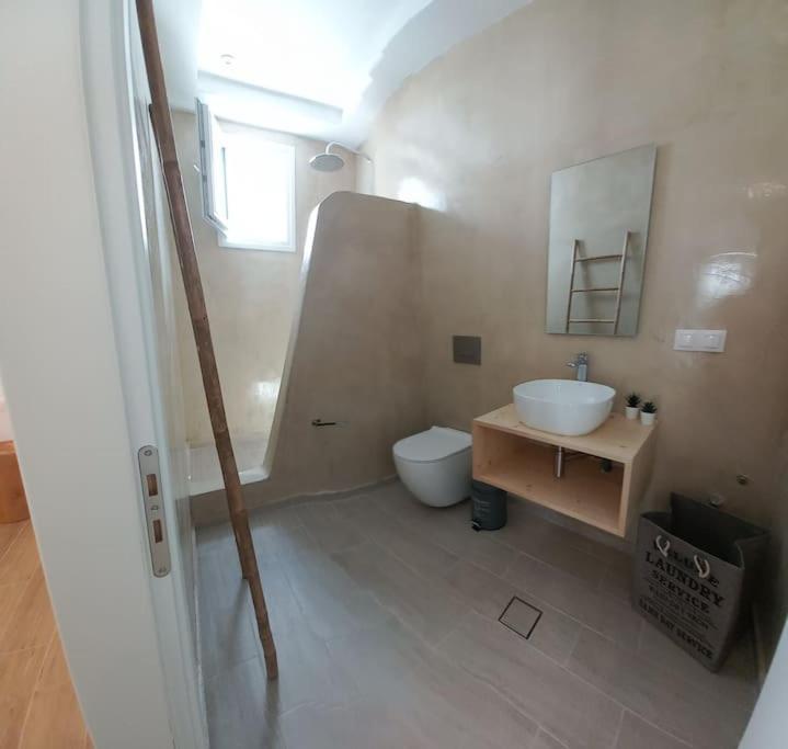 Deja Vu Ευχάριστο Σπίτι Στο Κέντρο Του Νησιού Ίου Apartman Íosz Kültér fotó
